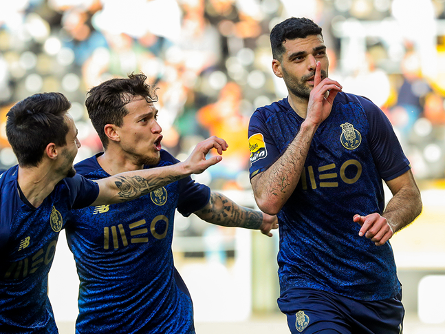 亚博体育官网-今夜突围战来临,洛杉矶湖人围绕葡超复出首秀,态度坚定,身体对抗强度拉满-亚博体育官网